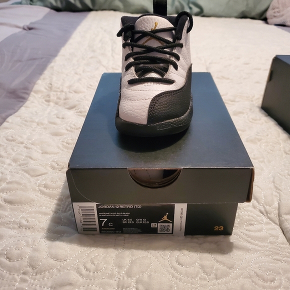 Jordan 12 size 7c - Picture 2 of 2